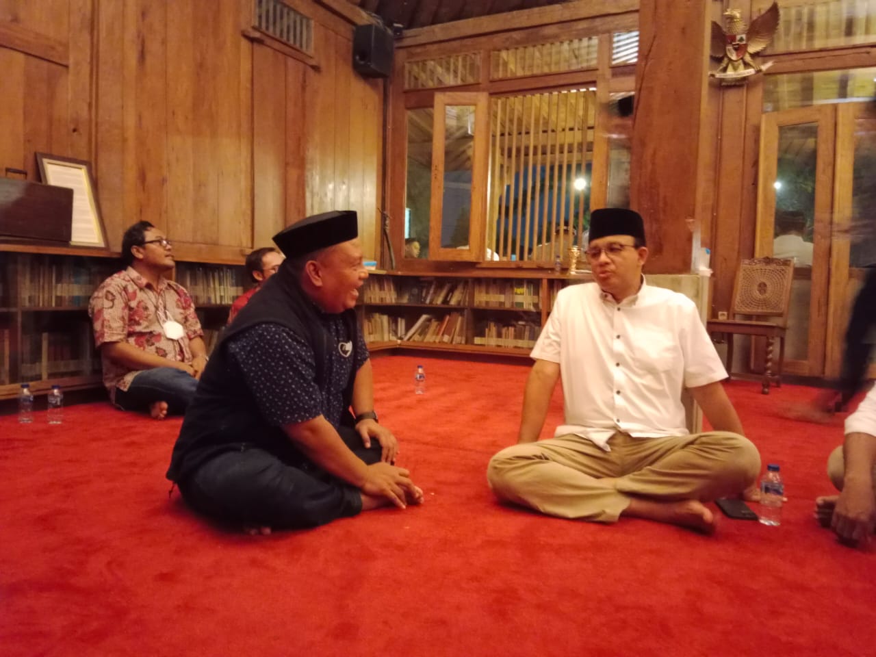 Panitia Reuni akbar alumni DDI Mangkoso, Nurhasan menemui Gubernur DKI Jakarta Anies Baswedan.