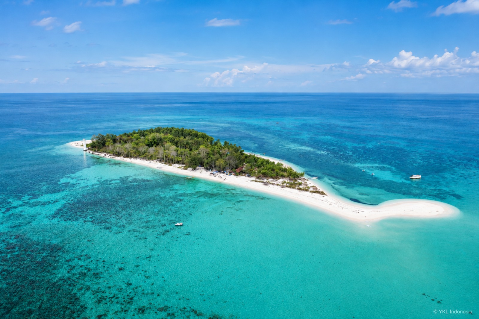 Pulau Lanjukang Kota Makassar_© yklindonesia.org