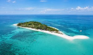 Pulau Lanjukang Kota Makassar_© yklindonesia.org