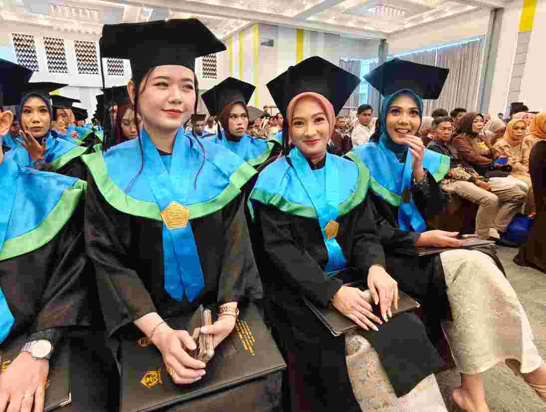 STIE Indonesia Makassar Wisuda 110 Lulusan: Perkuat Karakter dan Kompetensi di Tengah Transformasi Digital