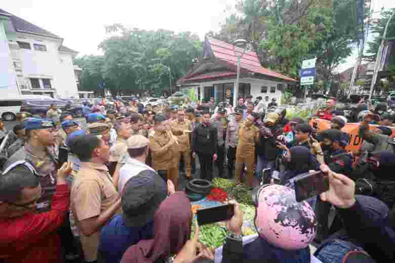 Appi Temui Pendemo Pasar Pabaeng-baeng, Tegaskan Bukan Penggusuran